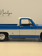 Chevrolet C10 Cheyenne Super 1974 azul/blanco – Maisto 1:18 Special Edition pick up clásica americana - Miniatura 5