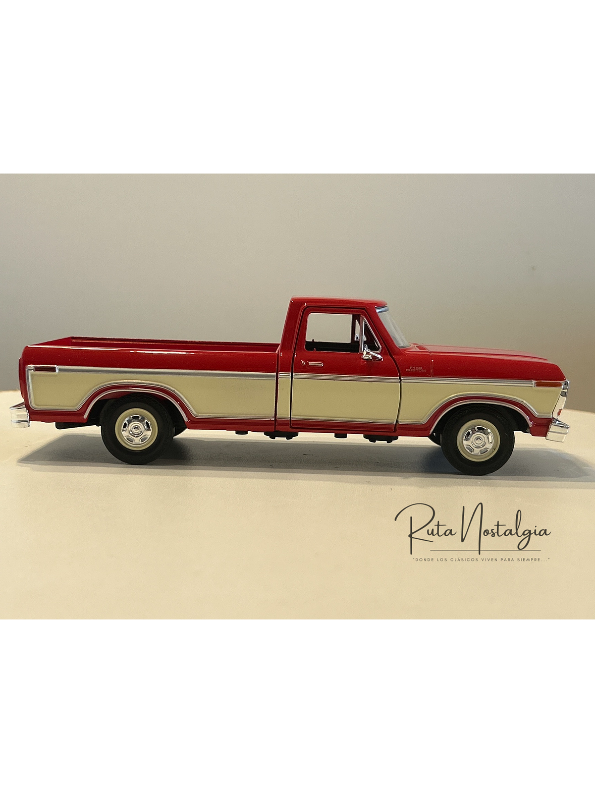 Ford F-150 Custom 1979 Motormax 1:24 – Pickup clásica americana para coleccionistas y amantes del transporte  4