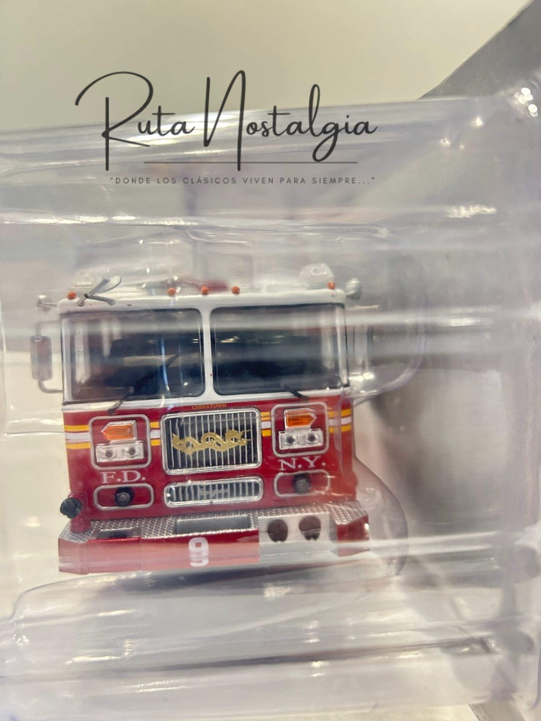 Seagrave Pumper FDNY 2003 1:43 Edicola – Carro de Bomberos New York Coleccionable 3