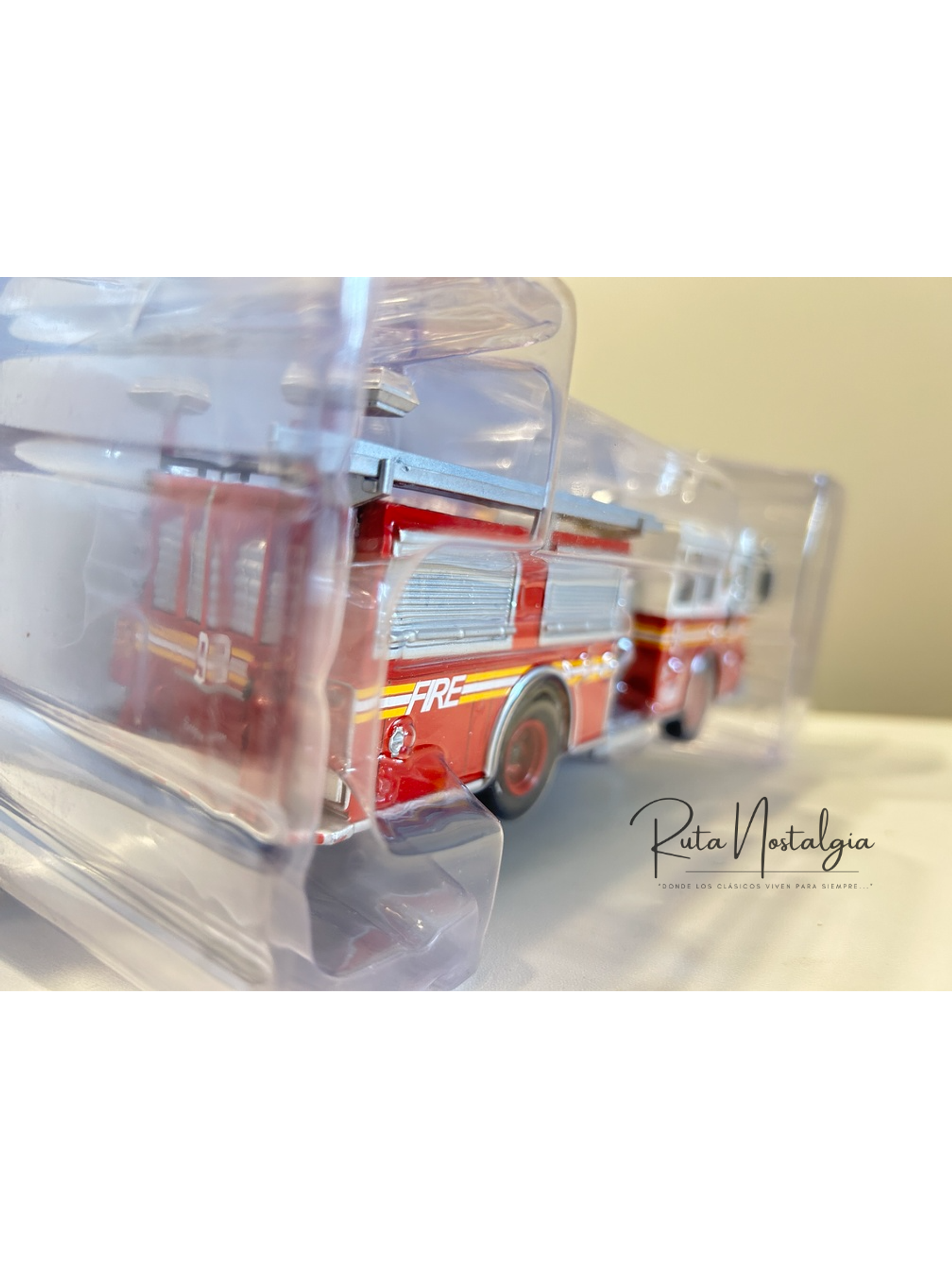 Seagrave Pumper FDNY 2003 1:43 Edicola – Carro de Bomberos New York Coleccionable 5