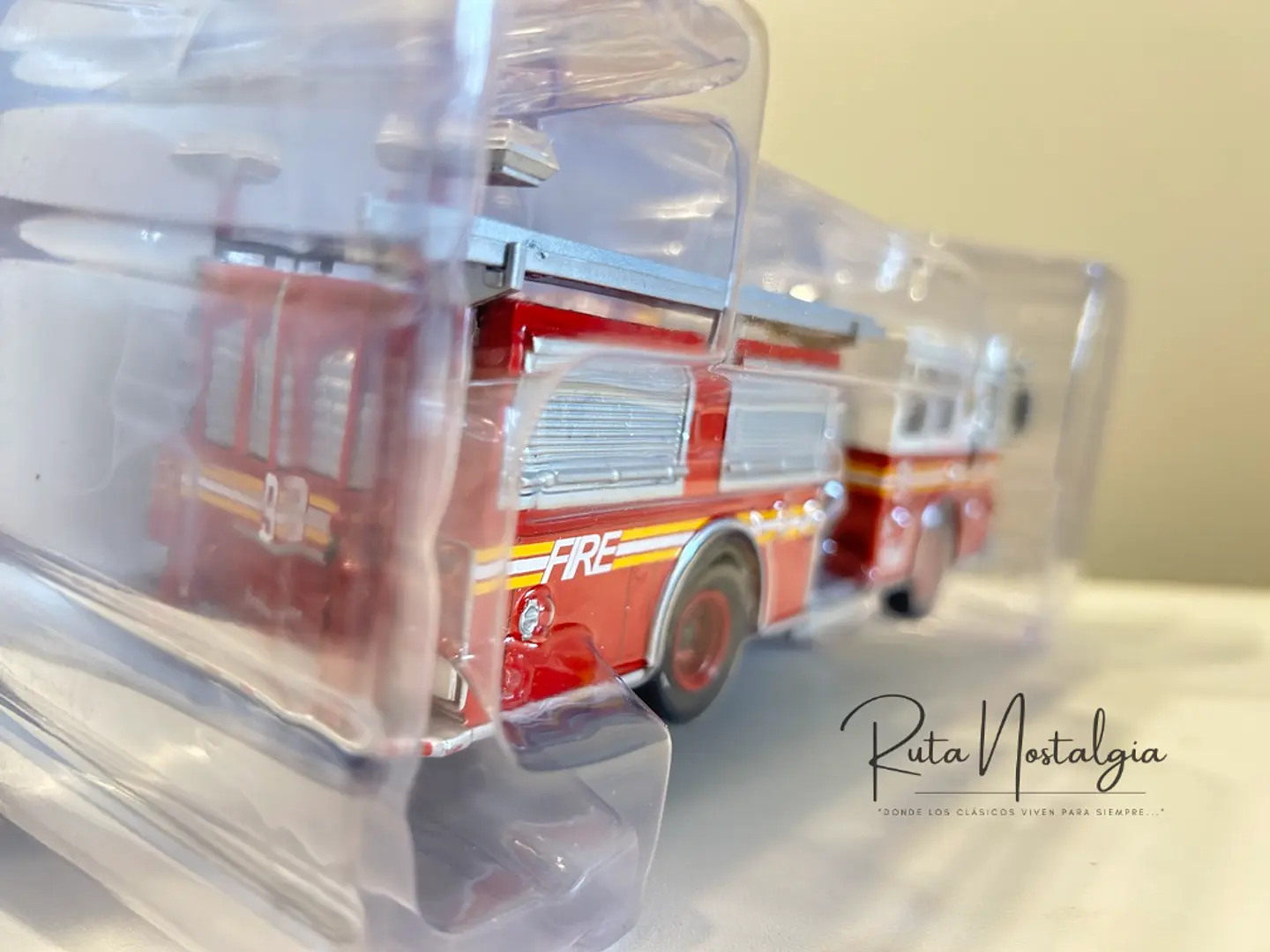 Camión de Bomberos Seagrave Pumper FDNY 2003 | Edicola 1:43 5