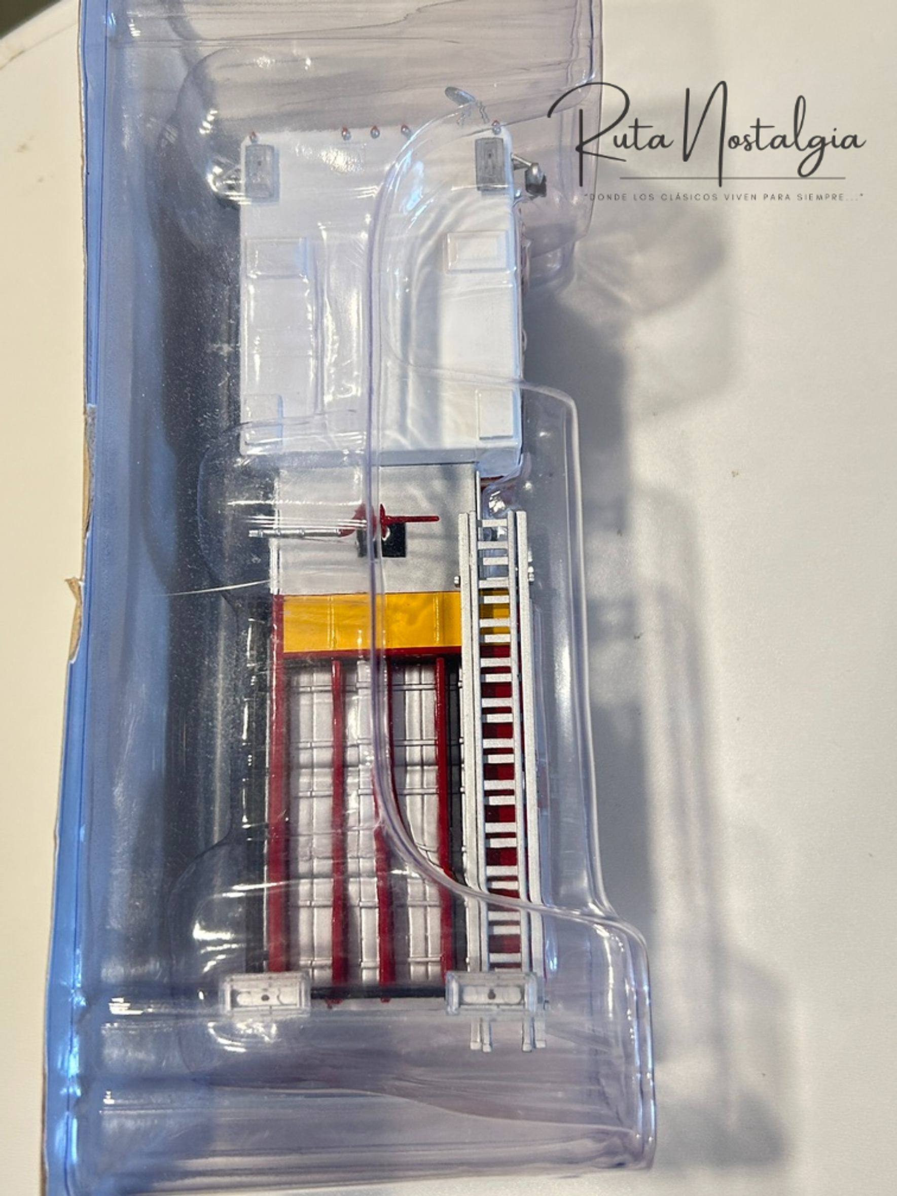 Seagrave Pumper FDNY 2003 1:43 Edicola – Carro de Bomberos New York Coleccionable 6