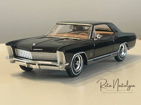 Buick Riviera 1965 negro – Maisto Special Edition 1:26 (aprox. 1:24) – Coupé clásico estadounidense a escala
