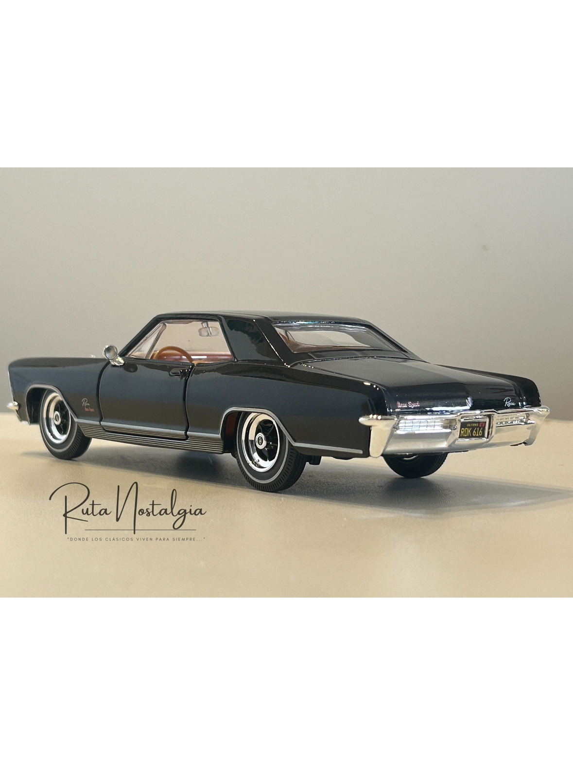 Buick Riviera 1965 negro – Maisto Special Edition 1:26 (aprox. 1:24) – Coupé clásico estadounidense a escala 8
