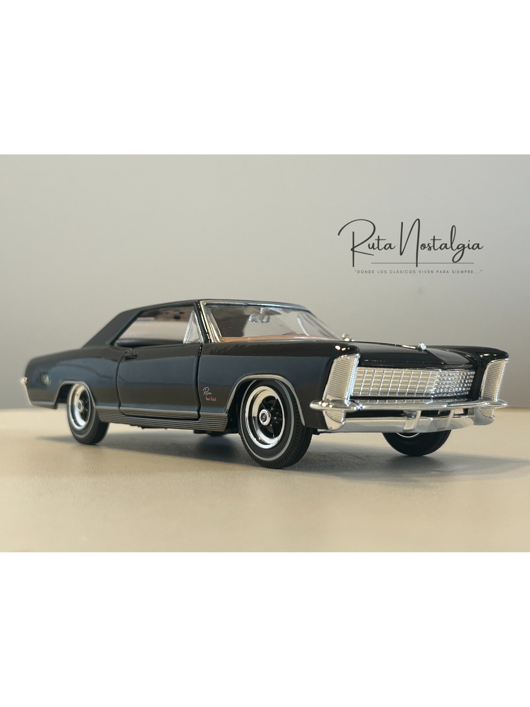 Buick Riviera 1965 negro – Maisto Special Edition 1:26 (aprox. 1:24) – Coupé clásico estadounidense a escala 4