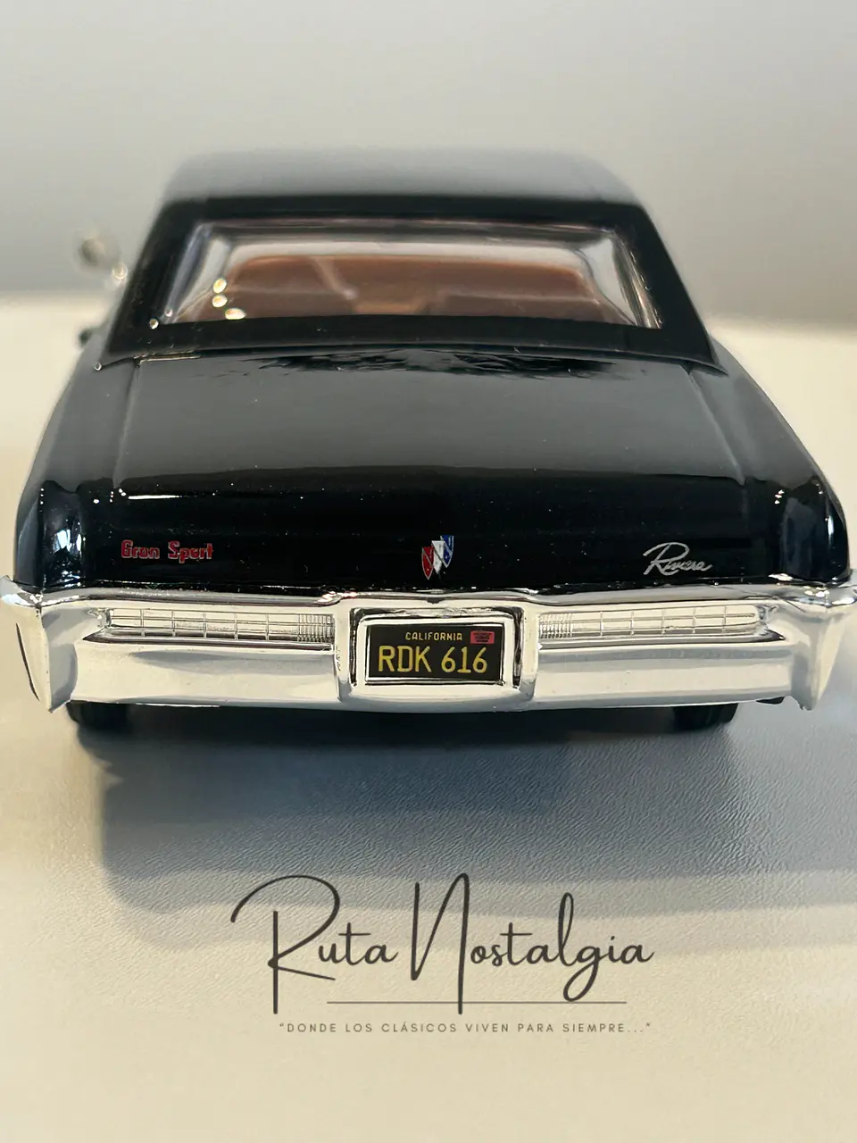 Auto Buick Riviera (1965) | Maisto Escala 1:26 7