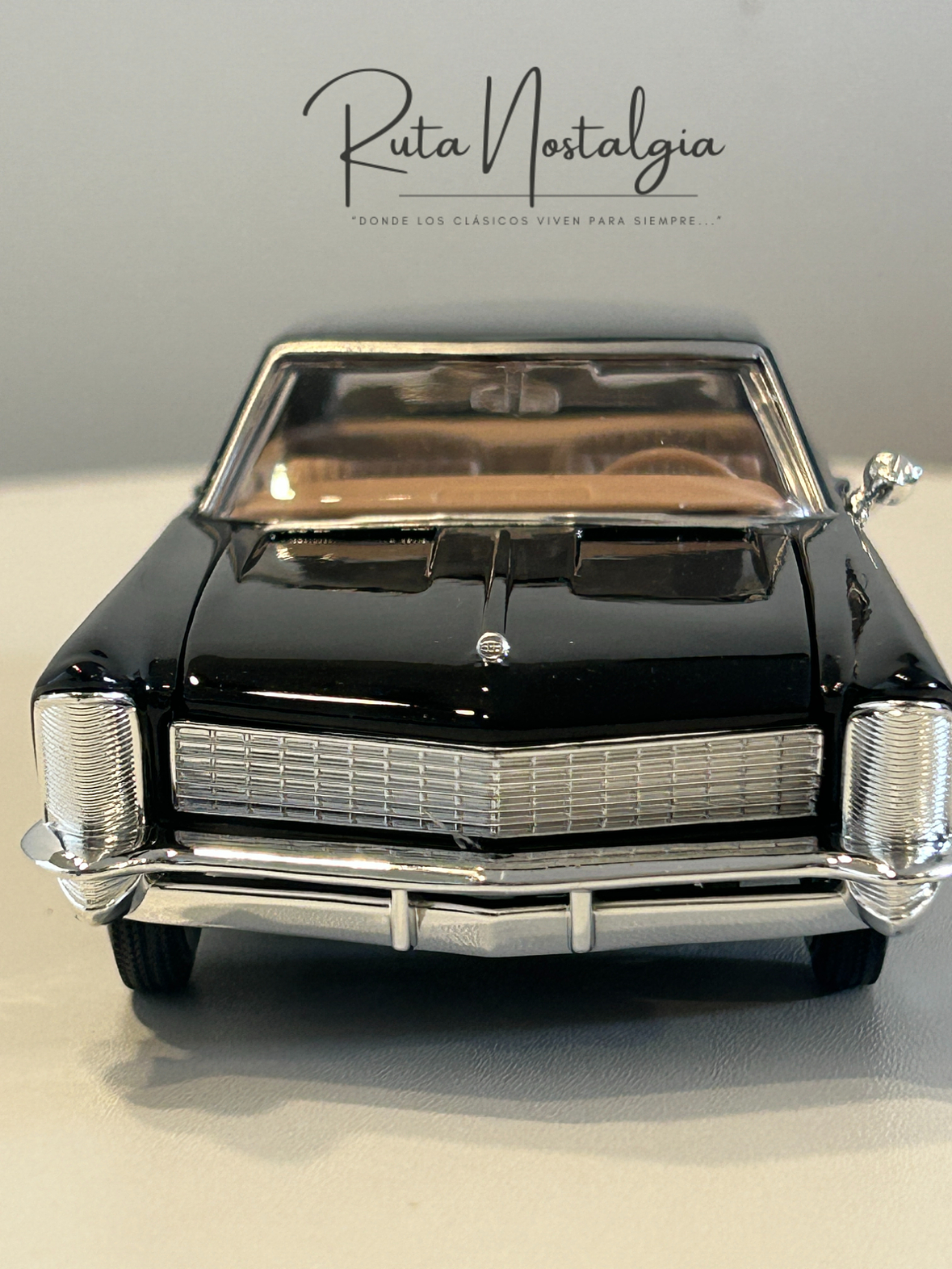 Buick Riviera 1965 negro – Maisto Special Edition 1:26 (aprox. 1:24) – Coupé clásico estadounidense a escala 2