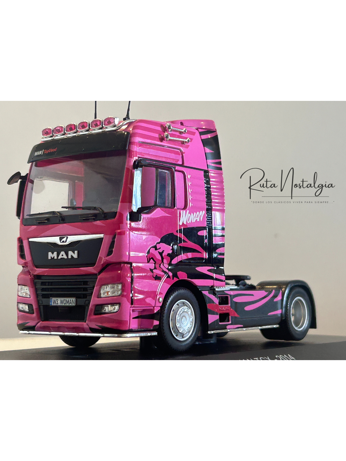 MAN TGX “Woman Trucker” 2014 rosa 1:43 Hachette – Camión europeo decorado, edición coleccionable 1