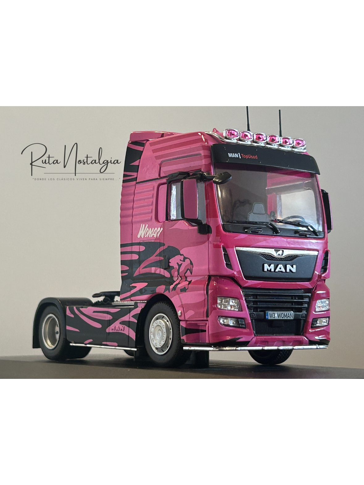 MAN TGX “Woman Trucker” 2014 rosa 1:43 Hachette – Camión europeo decorado, edición coleccionable 9