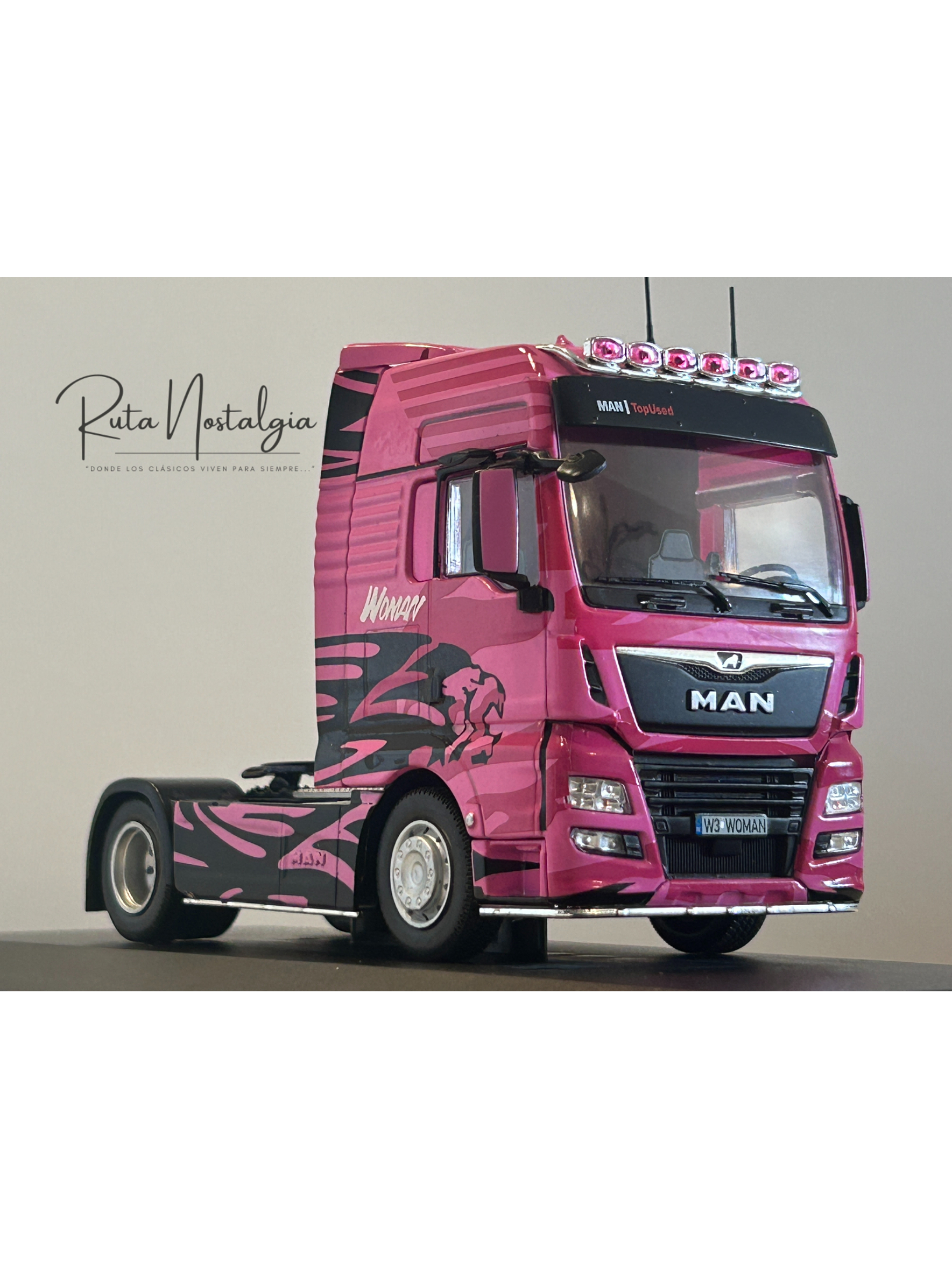 MAN TGX “Woman Trucker” 2014 rosa 1:43 Hachette – Camión europeo decorado, edición coleccionable 9