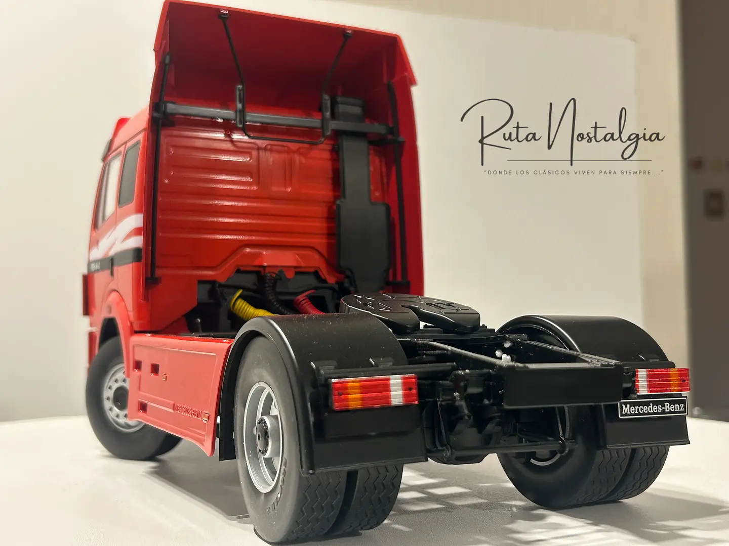 Camión Mercedes-Benz 1844 SK II (1994) | MCG 1:18 7