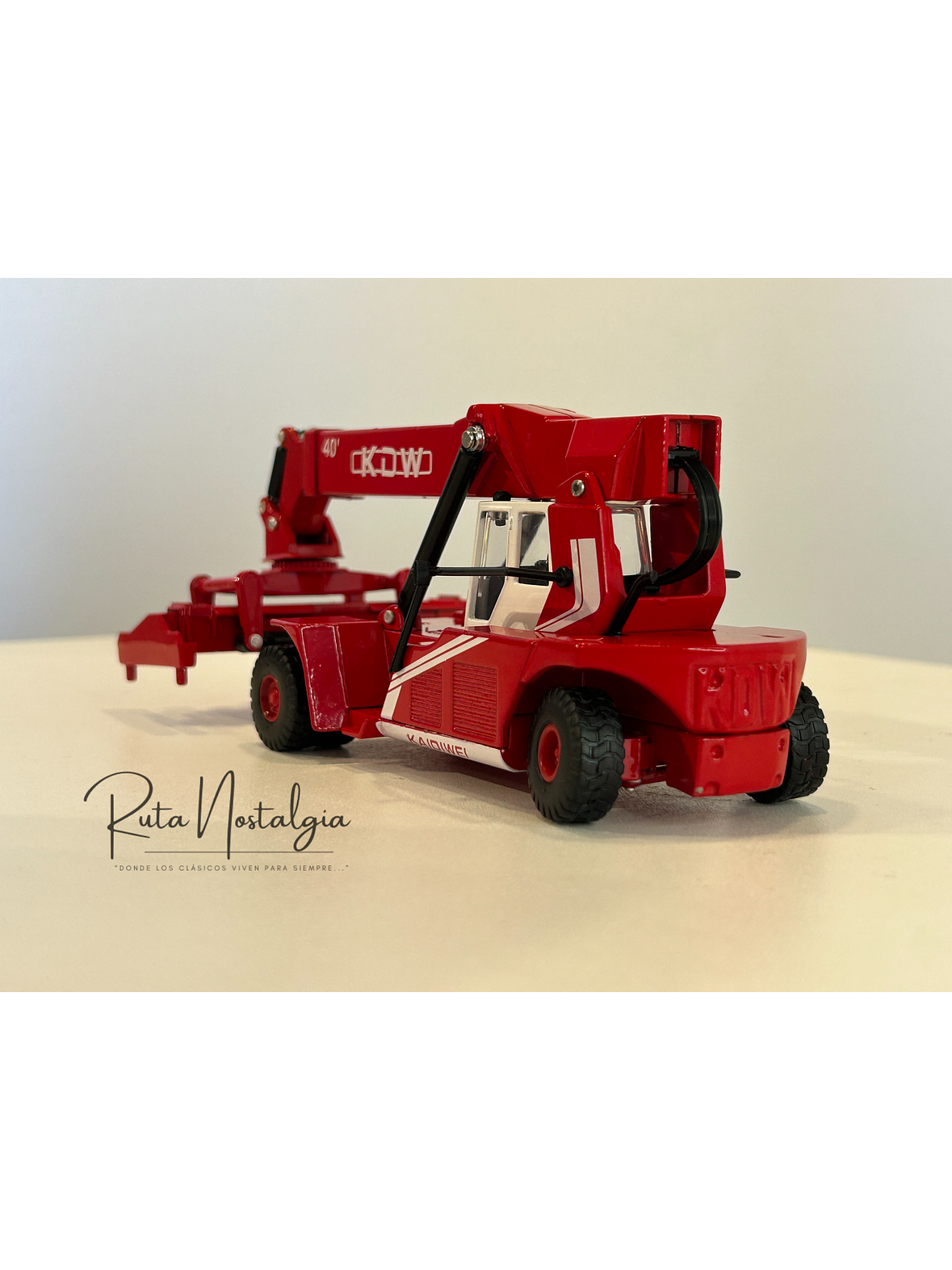 Modelo de grúa contenedores KDW 1:50 – Reach Stacker 40’ en aleación metálica 7