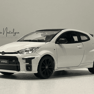 Toyota GR Yaris 2021 blanco Maisto 1:24 – Deportivo GR-Four a escala coleccionable