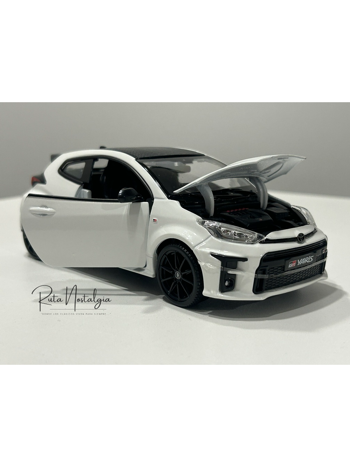 Toyota GR Yaris 2021 blanco Maisto 1:24 – Deportivo GR-Four a escala coleccionable 3