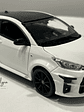 Toyota GR Yaris 2021 blanco Maisto 1:24 – Deportivo GR-Four a escala coleccionable - Miniatura 10