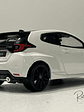 Toyota GR Yaris 2021 blanco Maisto 1:24 – Deportivo GR-Four a escala coleccionable - Miniatura 6