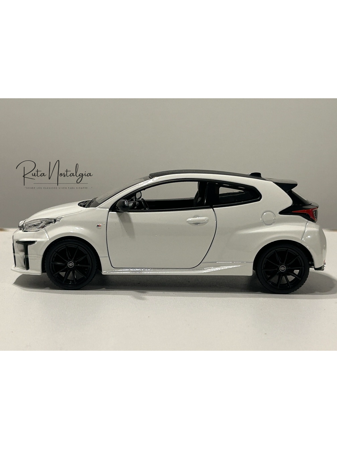 Toyota GR Yaris 2021 blanco Maisto 1:24 – Deportivo GR-Four a escala coleccionable 9