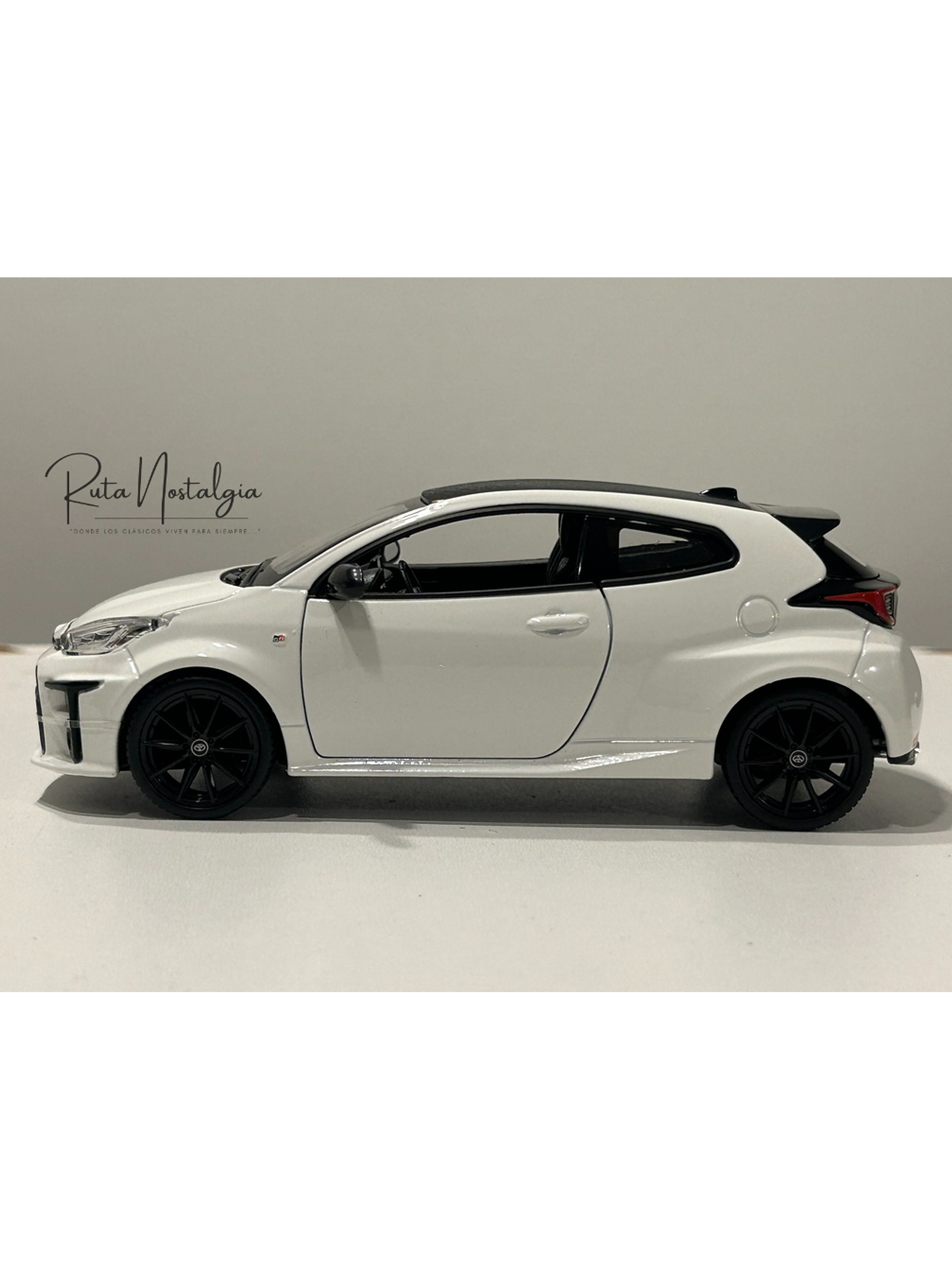Toyota GR Yaris 2021 blanco Maisto 1:24 – Deportivo GR-Four a escala coleccionable 9