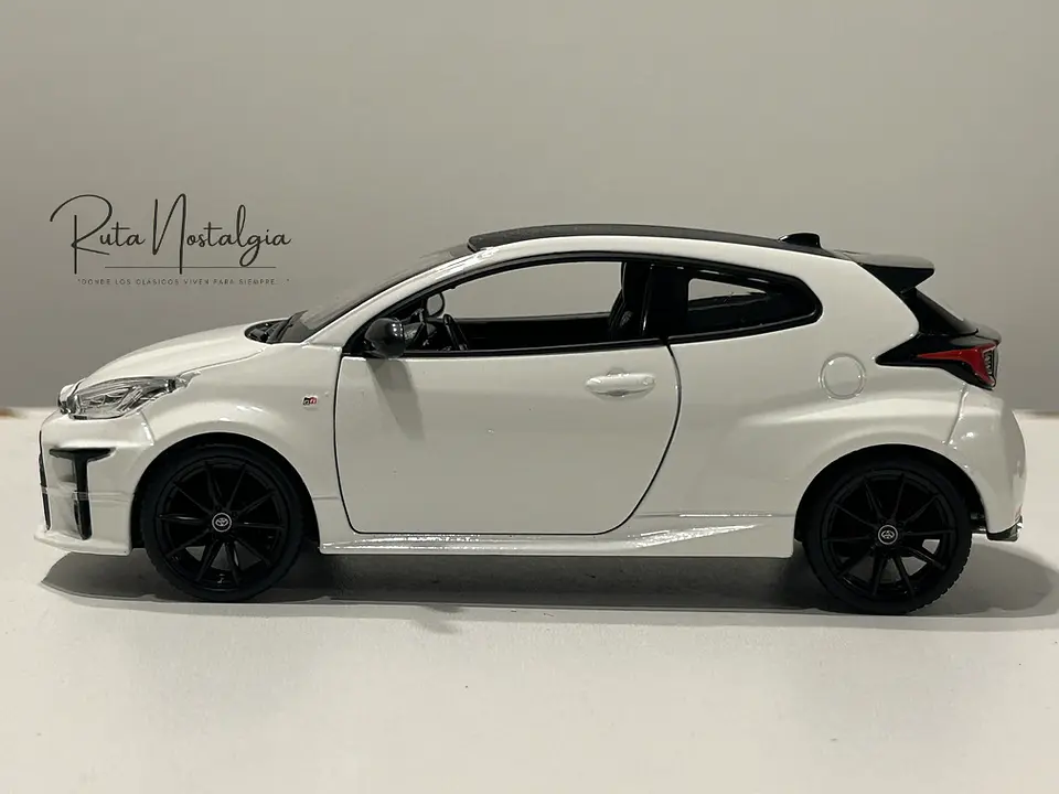 Auto Toyota Yaris GR (2021) | Maisto Escala 1:24 9