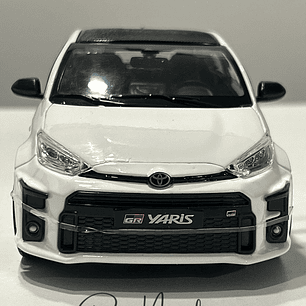 Toyota GR Yaris 2021 blanco Maisto 1:24 – Deportivo GR-Four a escala coleccionable