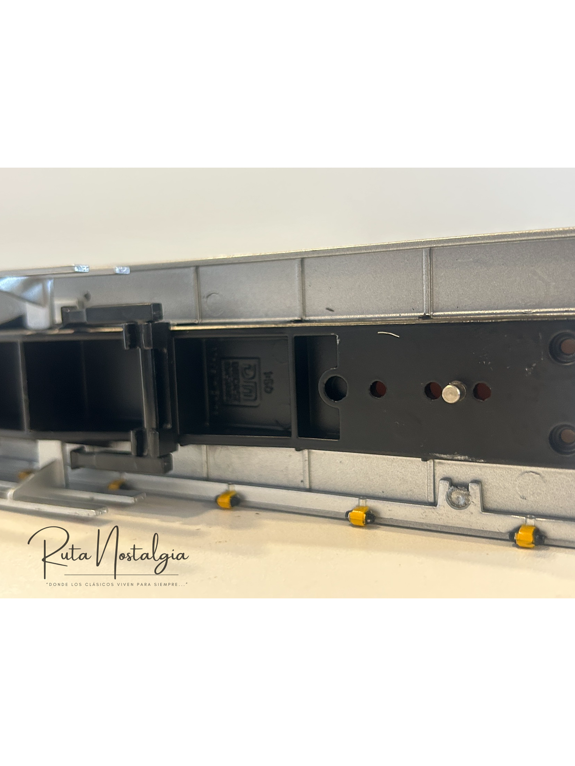 Rampla plana Diecast Masters 1:50 sin caja – tráiler plataforma para camiones a escala 7