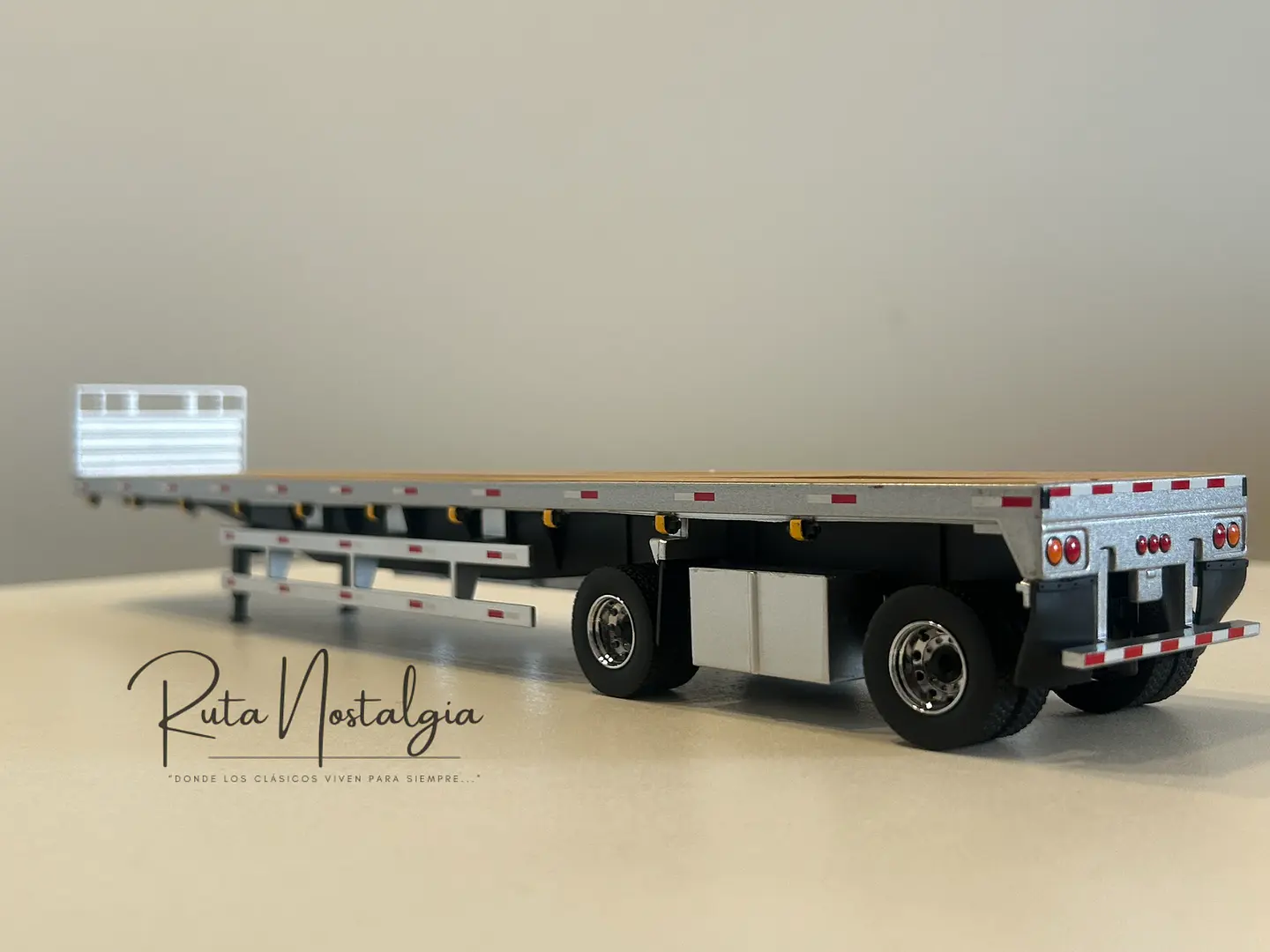 Camión Rampla Plana Tráiler Plataforma | DM 1:50 3