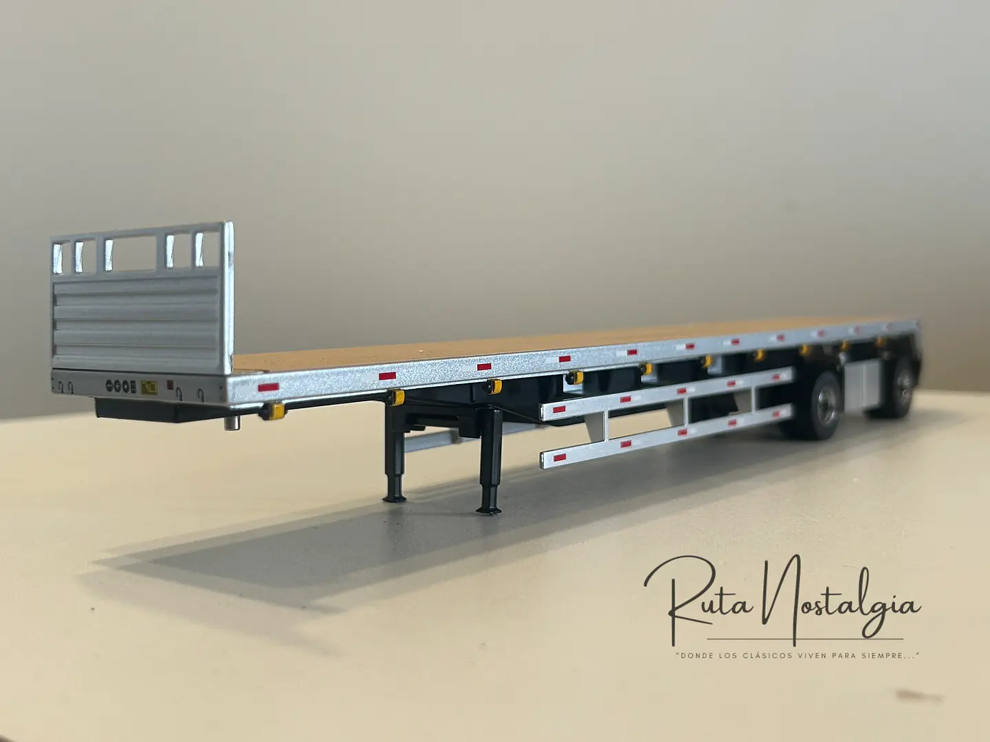 Camión Rampla Plana Tráiler Plataforma | DM 1:50 1