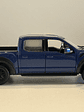 Motormax Ford F-150 Raptor 2017 azul metálico 1:24 – Pickup off-road ícono de Ford Performance - Miniatura 5
