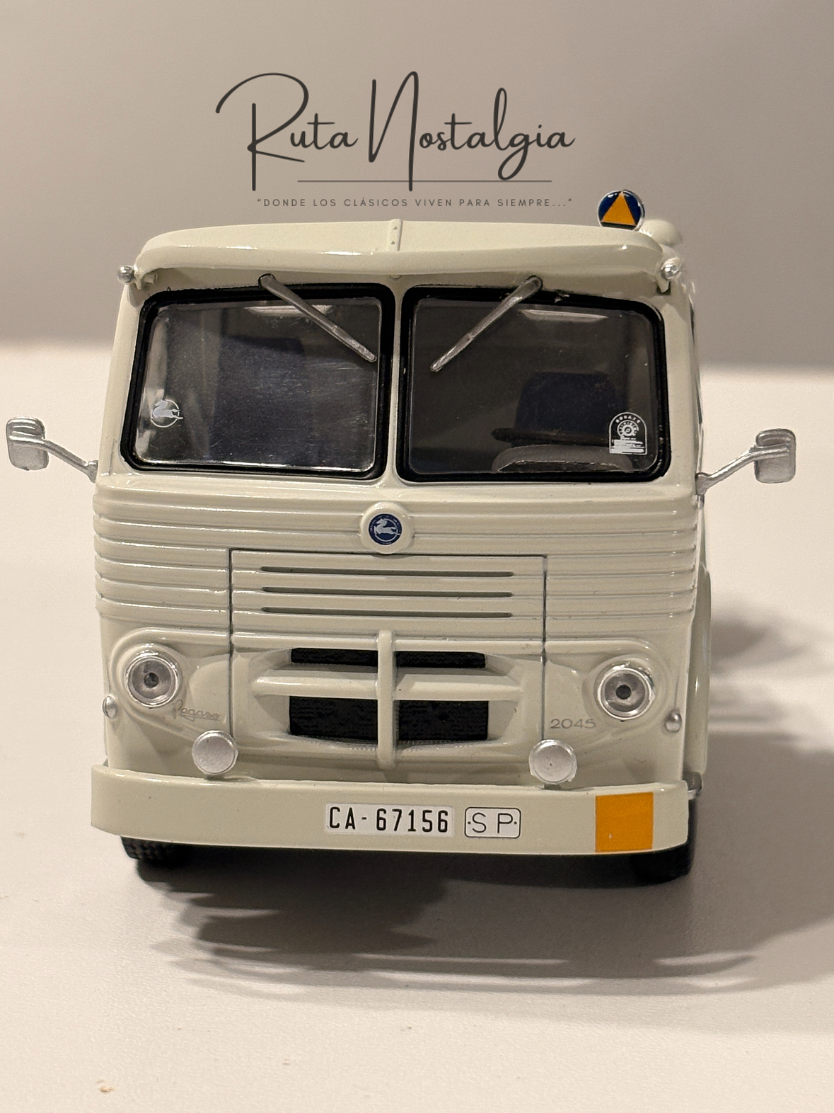 Pegaso 2045 (1968) Salvat 1:43 – Tractocamión clásico español 6x2 para coleccionistas  2