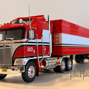 Kenworth K100 “BJ McKay & The Bear” 1:43 Iconic Replicas – Camión TV clásico con semirremolque box