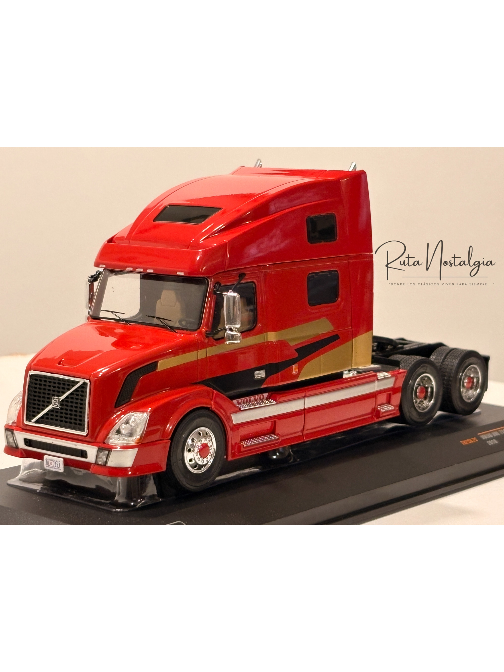 Camión Volvo VNL 730 2010 Rojo Decorado IXO 1:43 – Tractocamión americano de colección 8