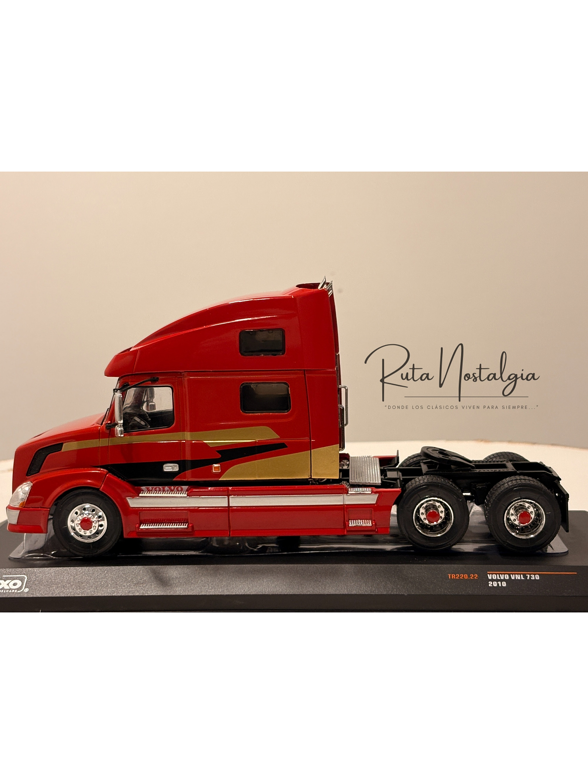 Camión Volvo VNL 730 2010 Rojo Decorado IXO 1:43 – Tractocamión americano de colección 7