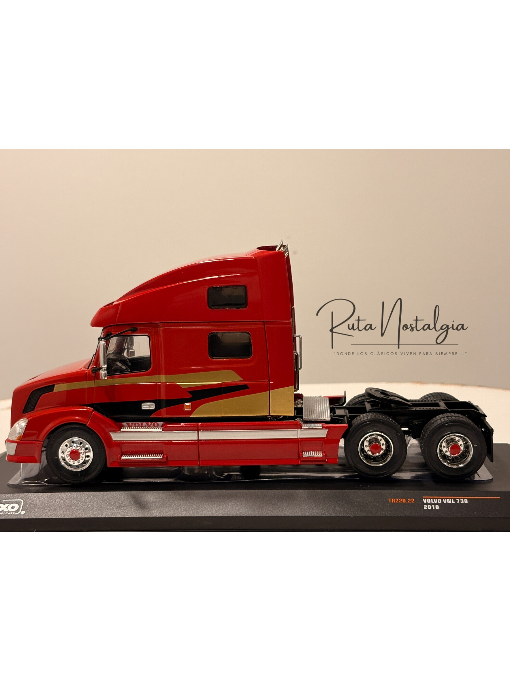 Camión Volvo VNL 730 2010 Rojo Decorado IXO 1:43 – Tractocamión americano de colección 7