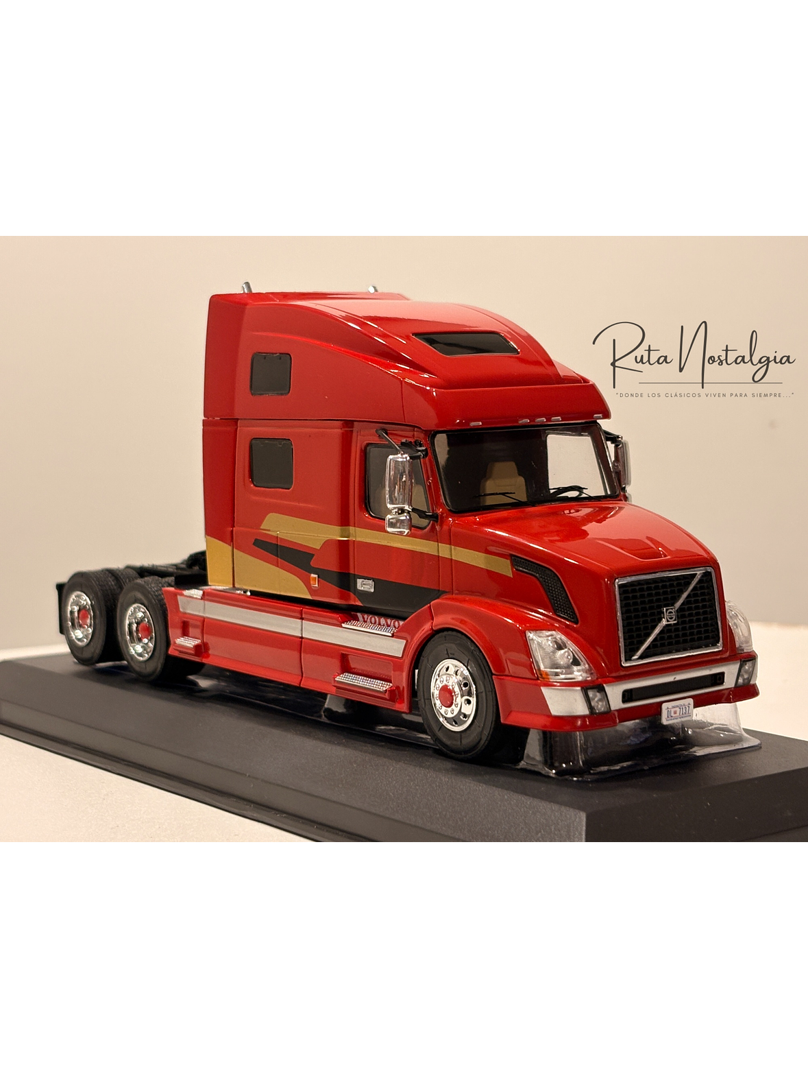 Camión Volvo VNL 730 2010 Rojo Decorado IXO 1:43 – Tractocamión americano de colección 9