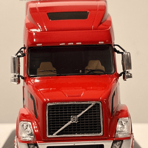 Camión Volvo VNL 730 2010 Rojo Decorado IXO 1:43 – Tractocamión americano de colección