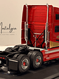 Camión Volvo VNL 730 2010 Rojo Decorado IXO 1:43 – Tractocamión americano de colección - thumbnail 5