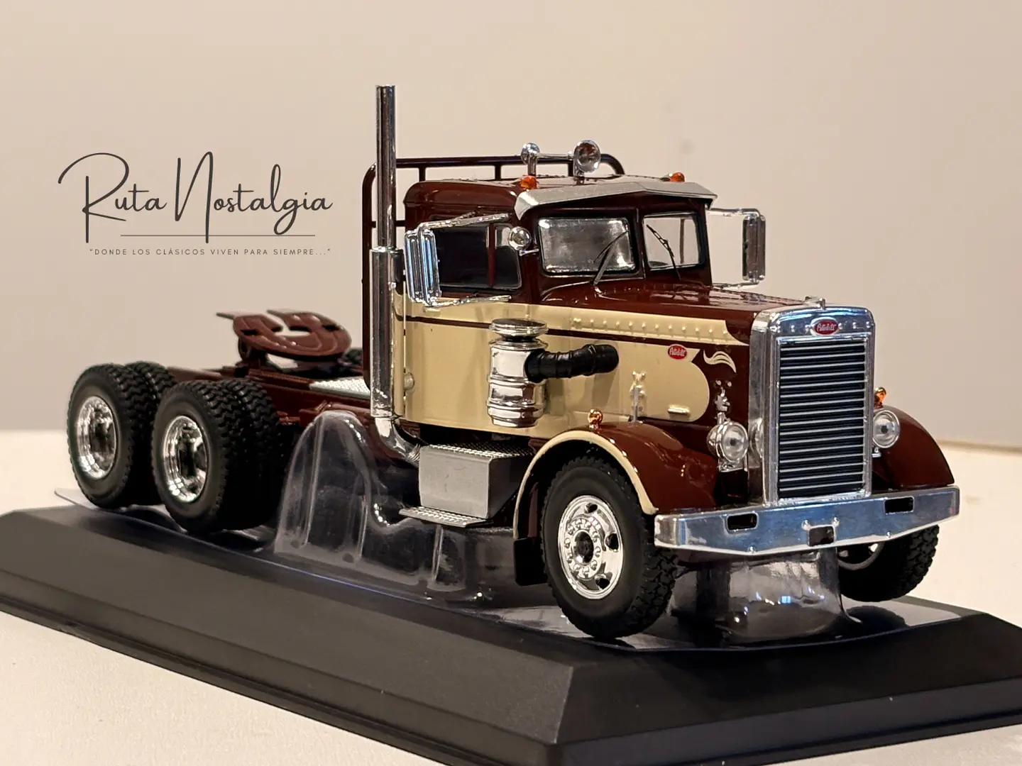 Camión Peterbilt 281 (1955) | IXO Escala 1:43 3