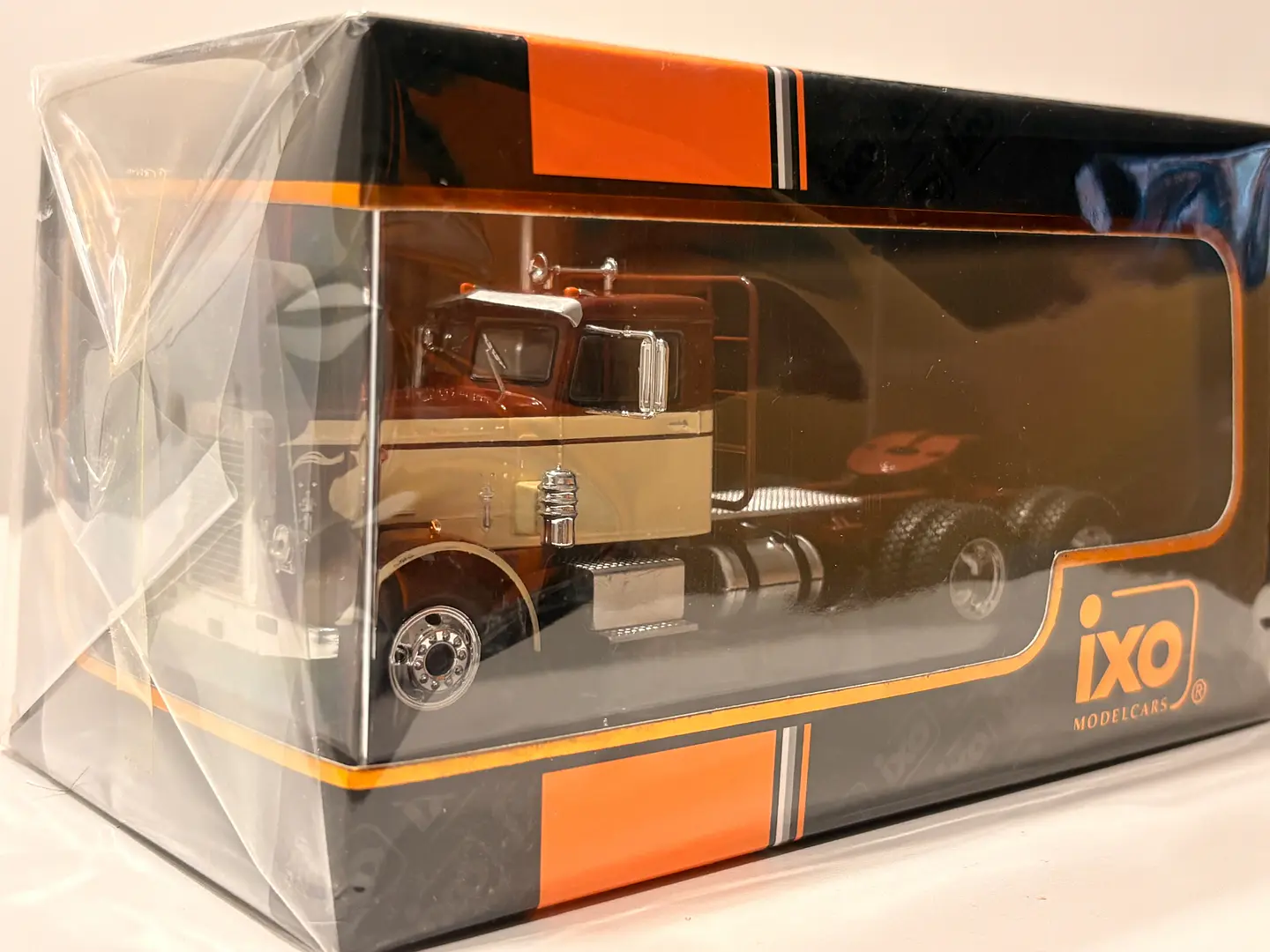 Camión Peterbilt 281 (1955) | IXO Escala 1:43 7
