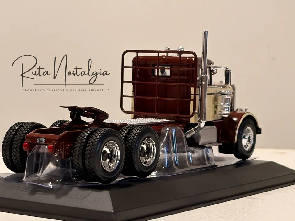 Camión Peterbilt 281 (1955) | IXO Escala 1:43 4