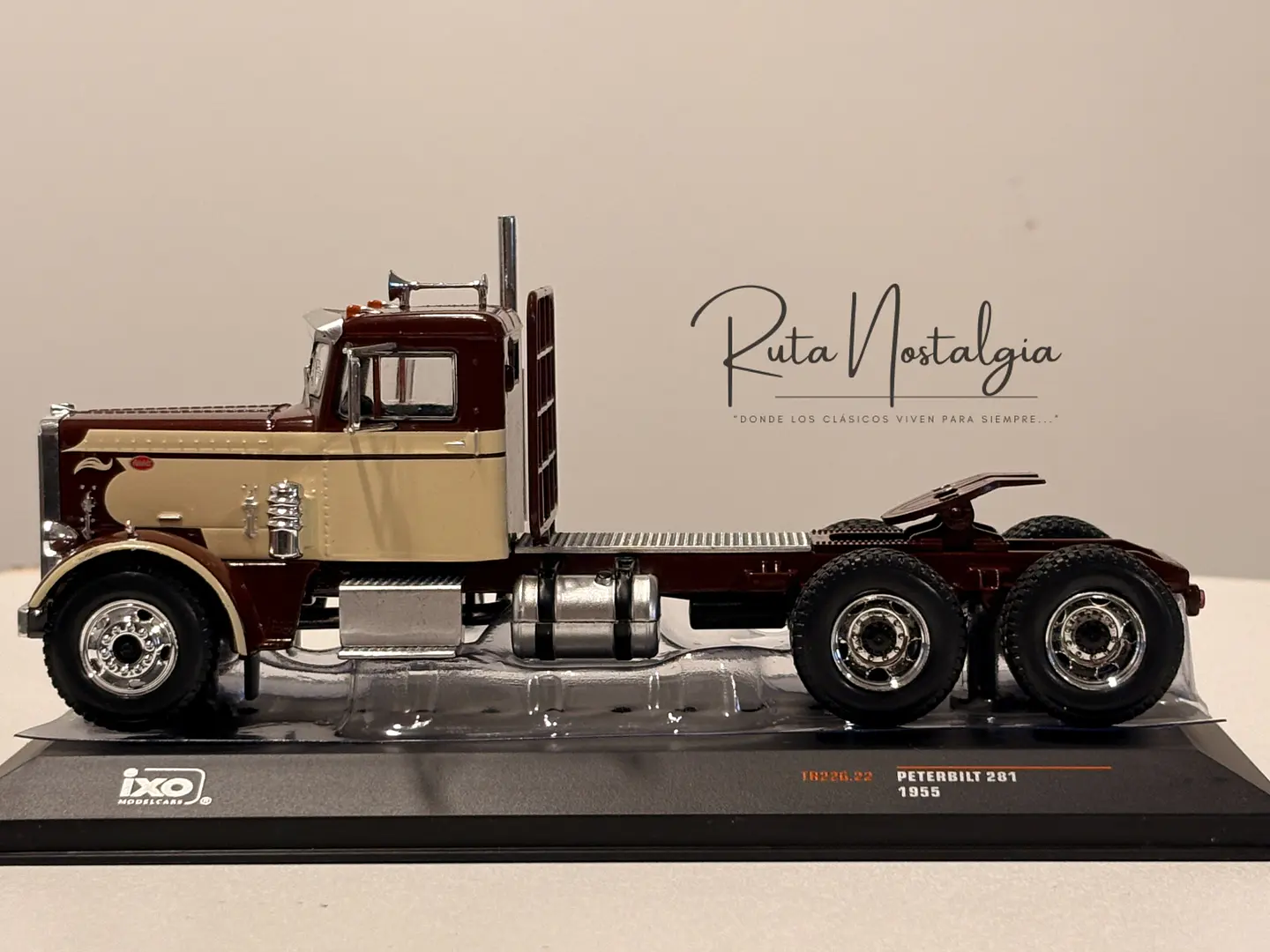Camión Peterbilt 281 (1955) | IXO Escala 1:43 5