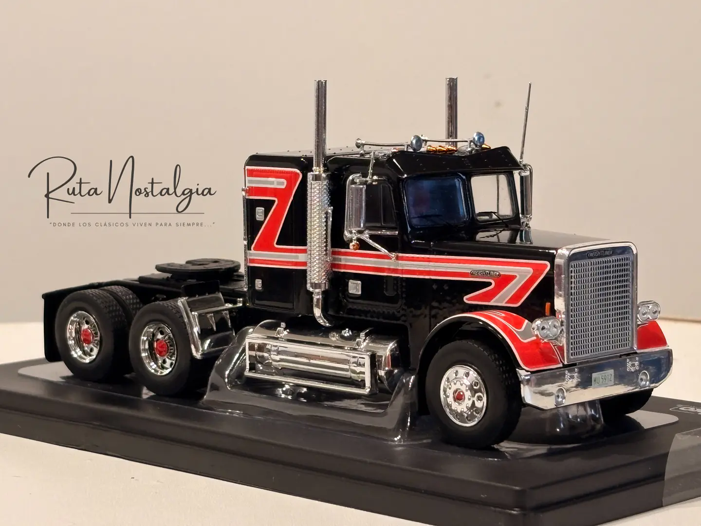 Camión Freightliner FLC 120 64T (1977) | IXO 1:43 10