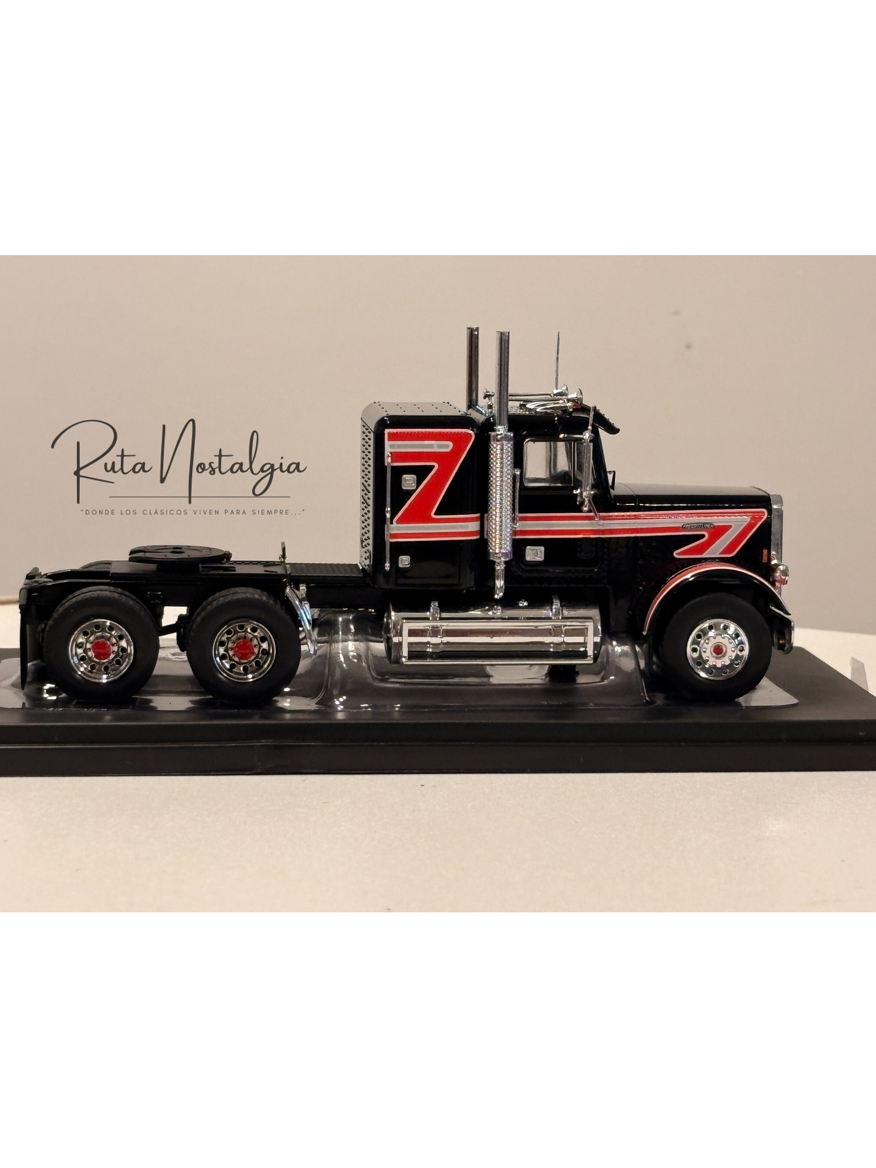 Freightliner FLA 1993 IXO Models 1:43 – camión cabover clásico americano de colección 2