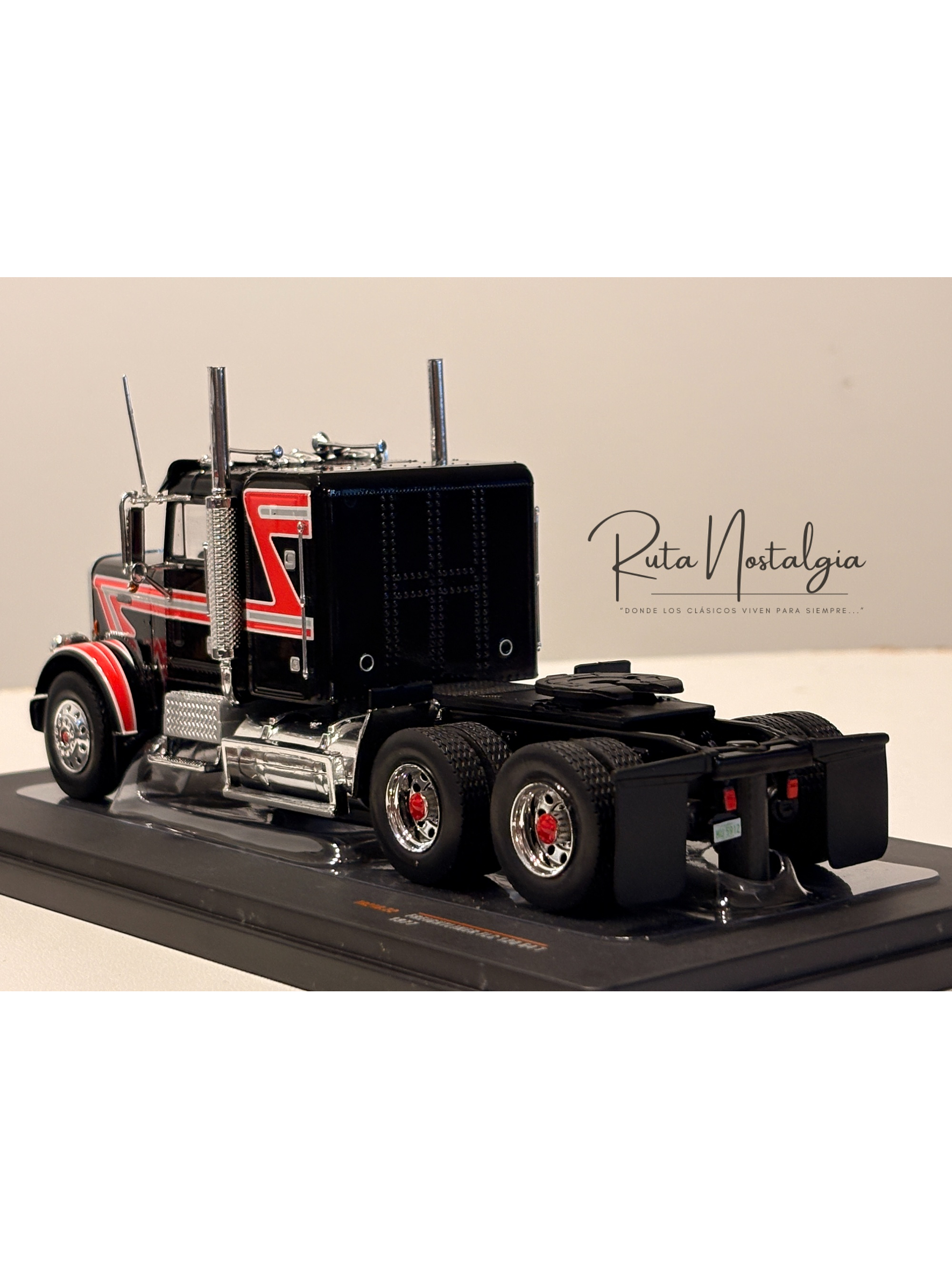 Freightliner FLA 1993 IXO Models 1:43 – camión cabover clásico americano de colección 3