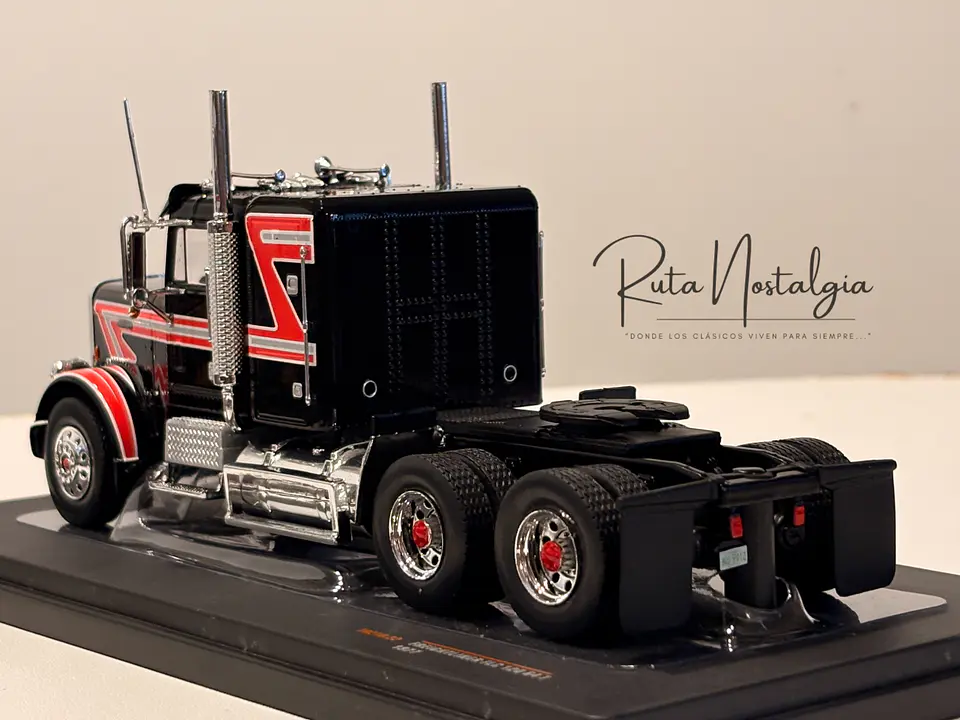 Camión Freightliner FLC 120 64T (1977) | IXO 1:43 12