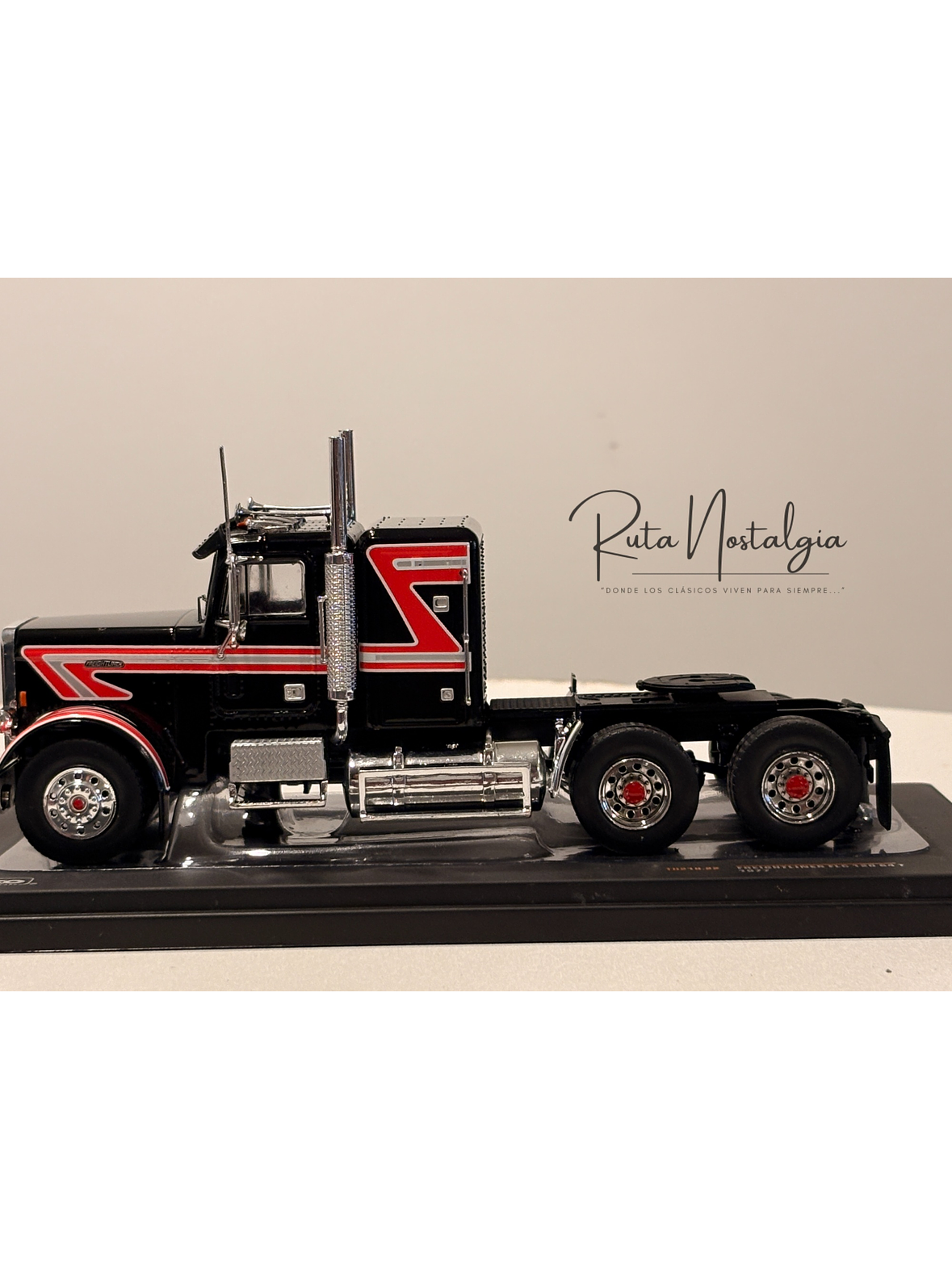 Freightliner FLA 1993 IXO Models 1:43 – camión cabover clásico americano de colección 4