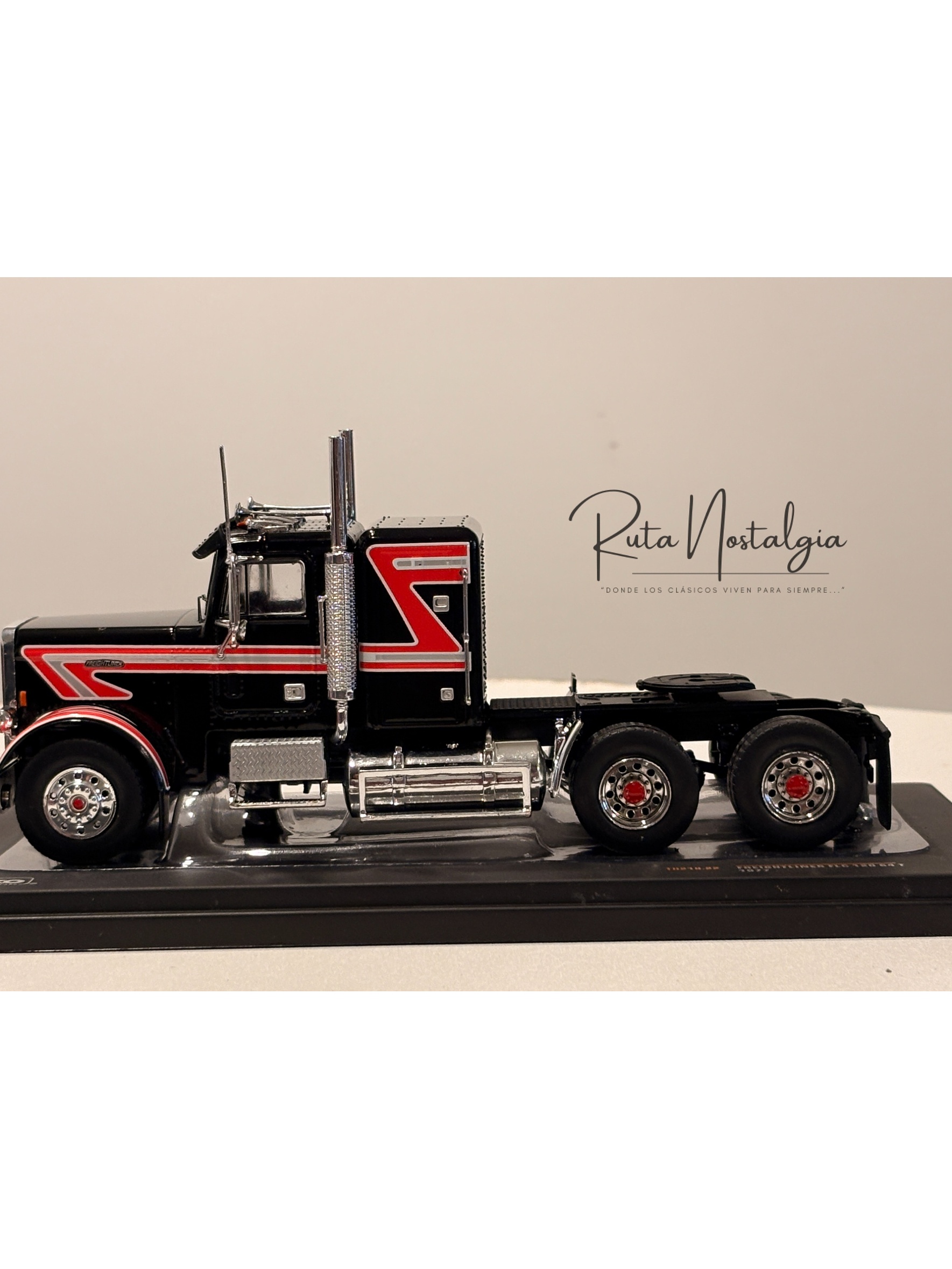 Freightliner FLA 1993 IXO Models 1:43 – camión cabover clásico americano de colección 4