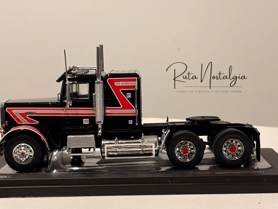 Camión Freightliner FLC 120 64T (1977) | IXO 1:43 13