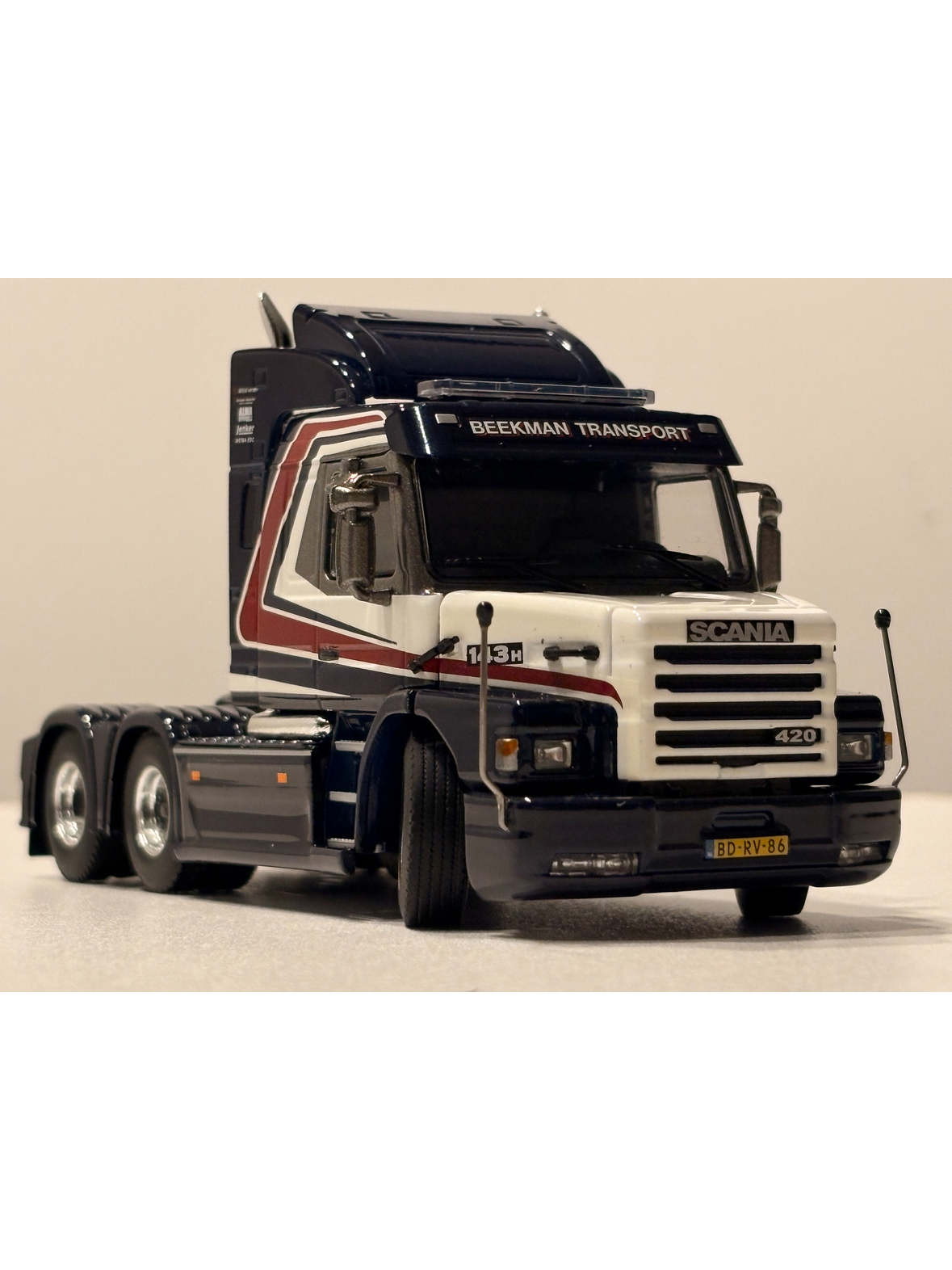 Scania 3 Series Torpedo 6x2 Beekman Transport WSI 1:50 – tractocamión clásico europeo de colección 6