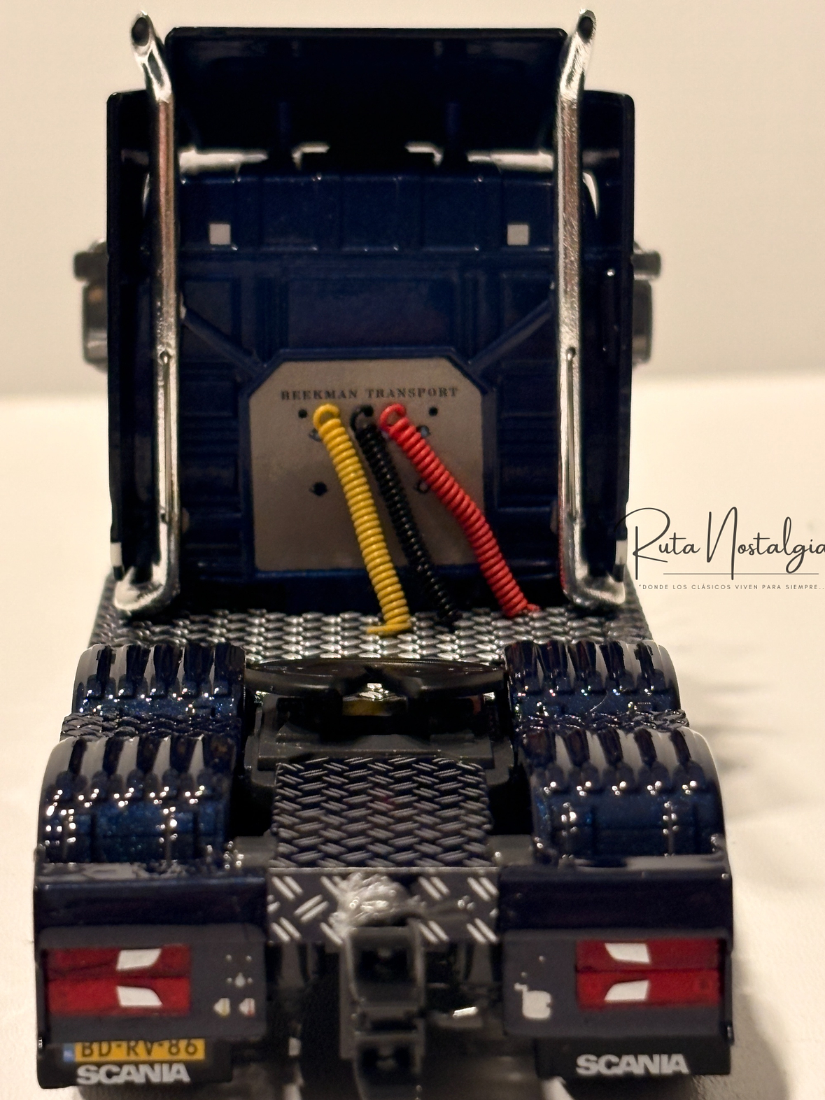 Scania 3 Series Torpedo 6x2 Beekman Transport WSI 1:50 – tractocamión clásico europeo de colección 4