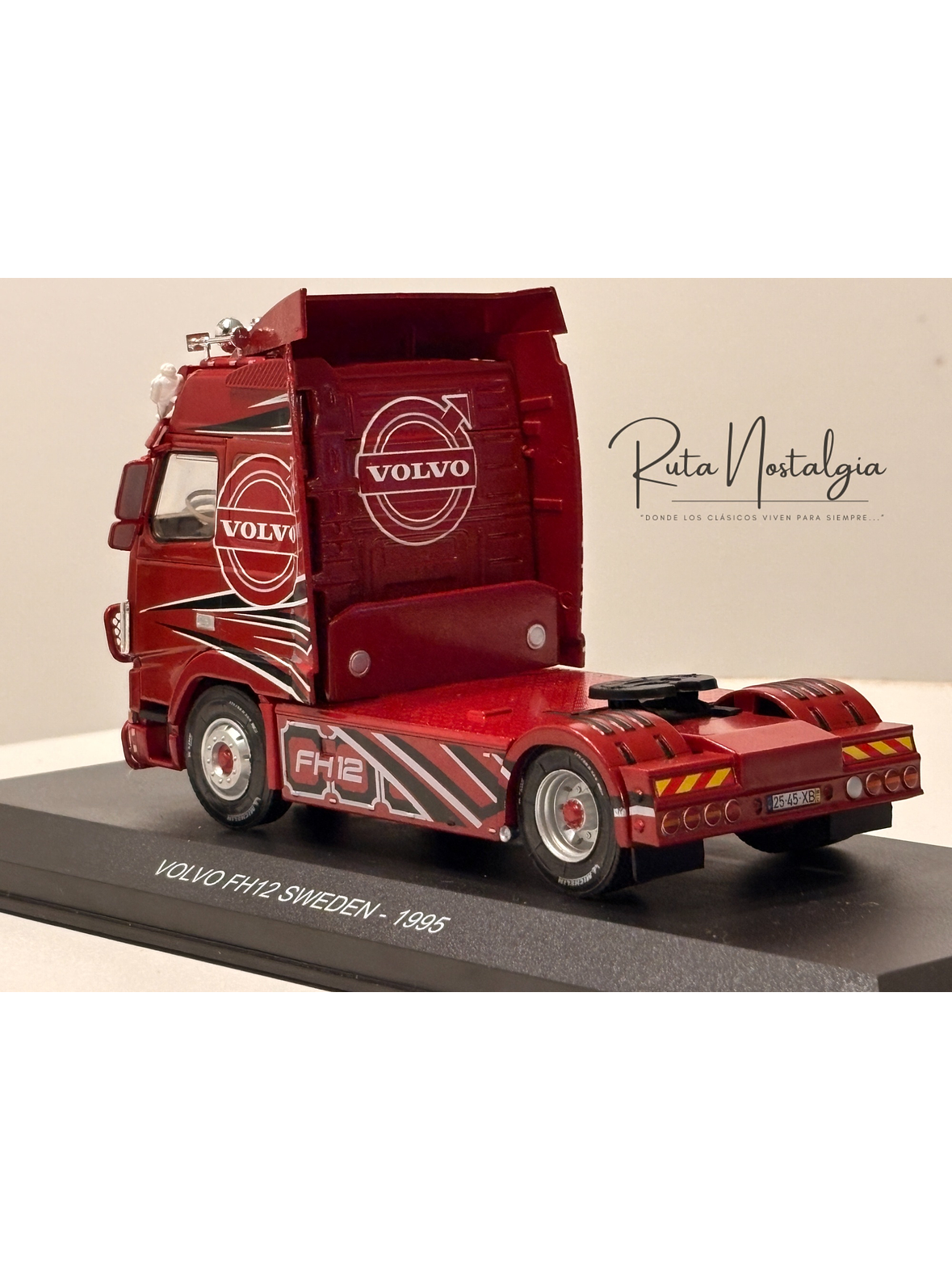 Volvo FH12 1995 rojo decorado Hachette 1:43 – camión europeo tuning de colección 7